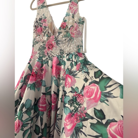 JVN by Jovani Floral Beaded Gown NWT - Picture 5 of 11